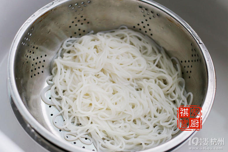 【祺宝家厨】快手菜——来一碗三珍斋牛肉粉干