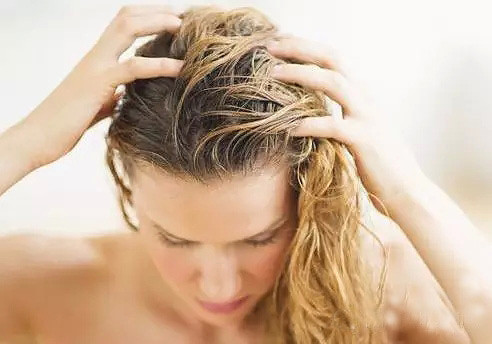 头发出油多、头屑多?到底怎么办?