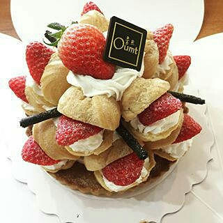 奶油草莓泡芙蛋糕