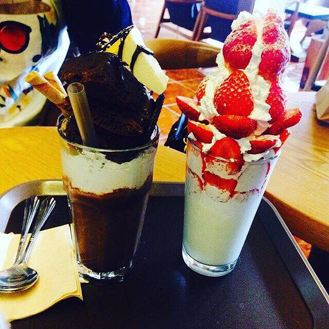 韩国?最近很火的巧克力和草莓饮品