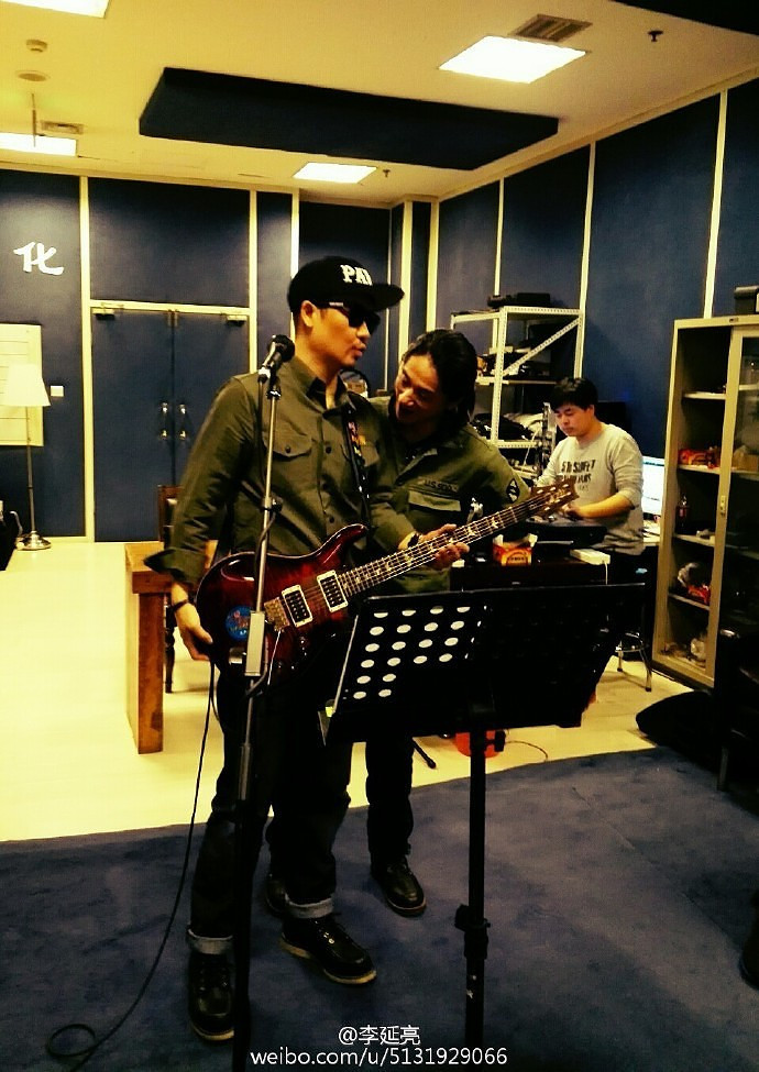 组图:老狼歌手帮帮唱摇滚老炮齐聚 汪峰现身
