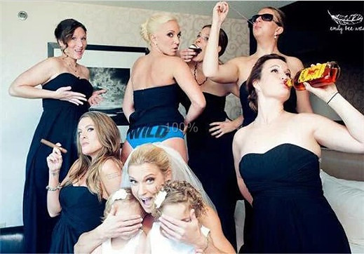 外国婚纱大片,学学搞笑风格婚纱照,为婚礼增添