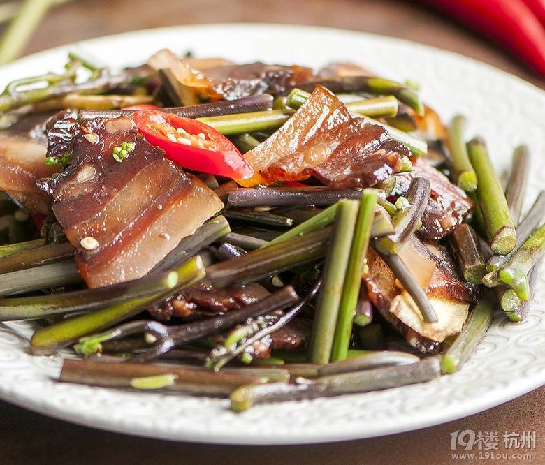 蕨菜炒腊肉