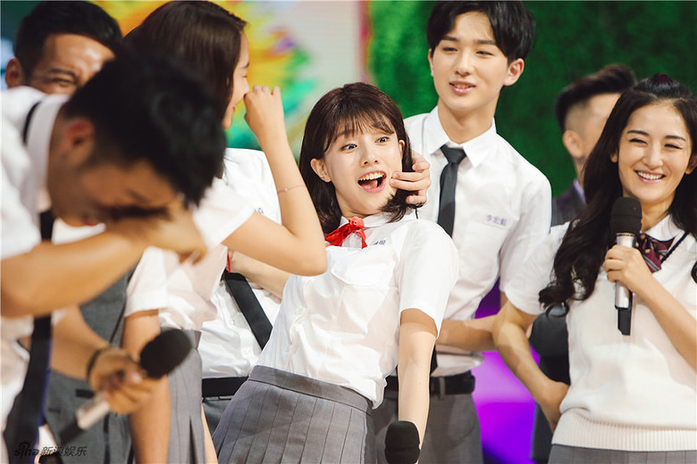 组图:苏有朋再登《快本》 关晓彤反撩白敬亭