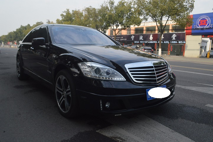 8万出售2013年7月奔驰 巴博斯38s