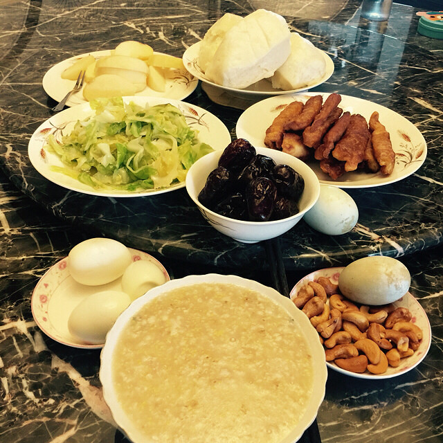 在家吃早餐#4月27日玉米糙米乔麦粥