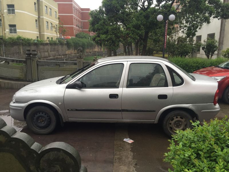 04年别克赛欧,底价8900,(帮过户)