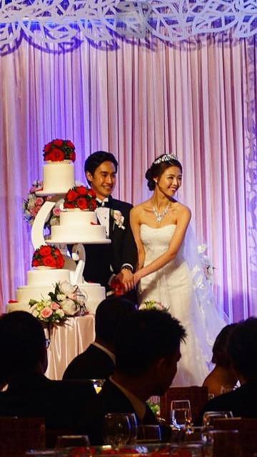 香港有个女主播也叫黄晓明,披金戴银嫁了豪门