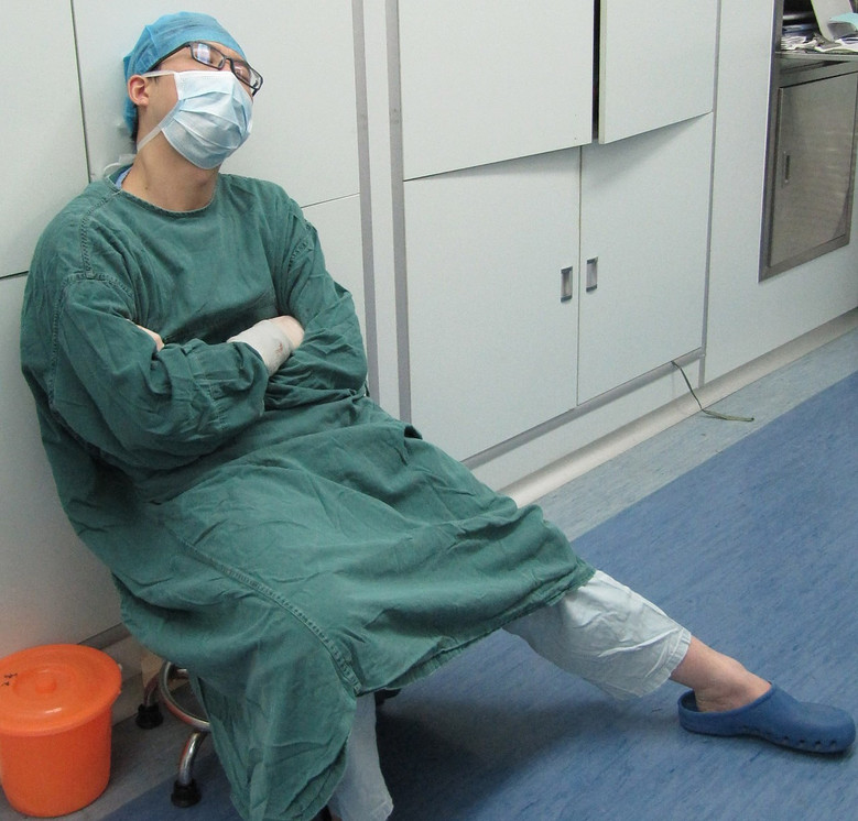 他们令人心疼,更让人敬佩!《杭州医生12.5个小