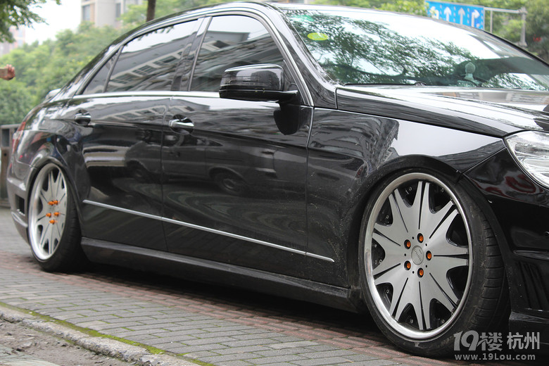 奔驰e300 改装空气悬挂