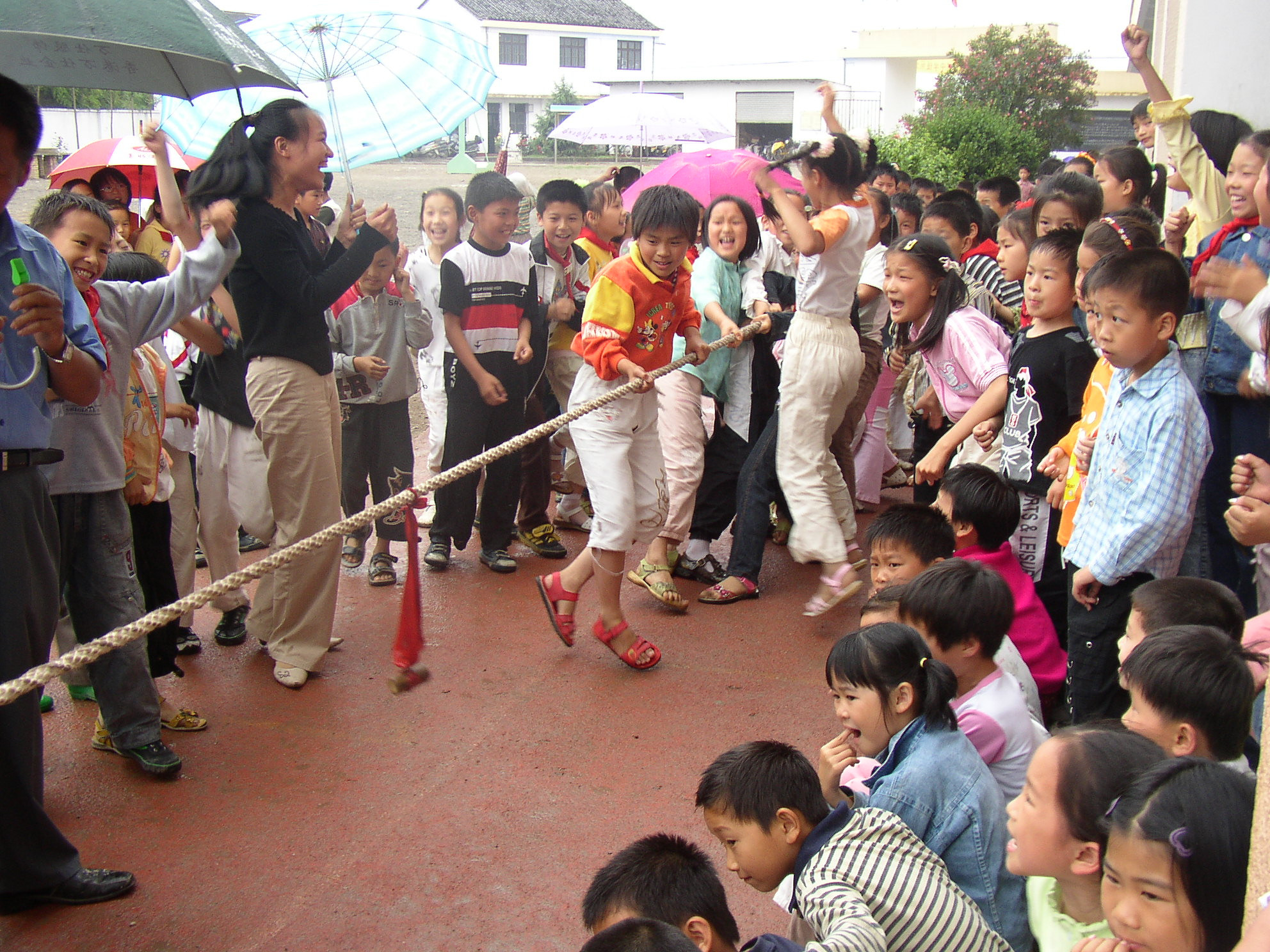 2004年共和小学怎样庆六一