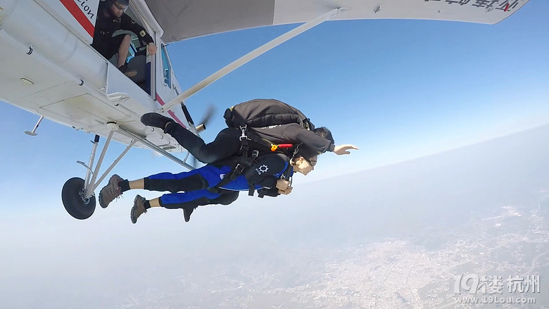 挑战极限-高空飞翔,自由坠落谁想去,一起吧!