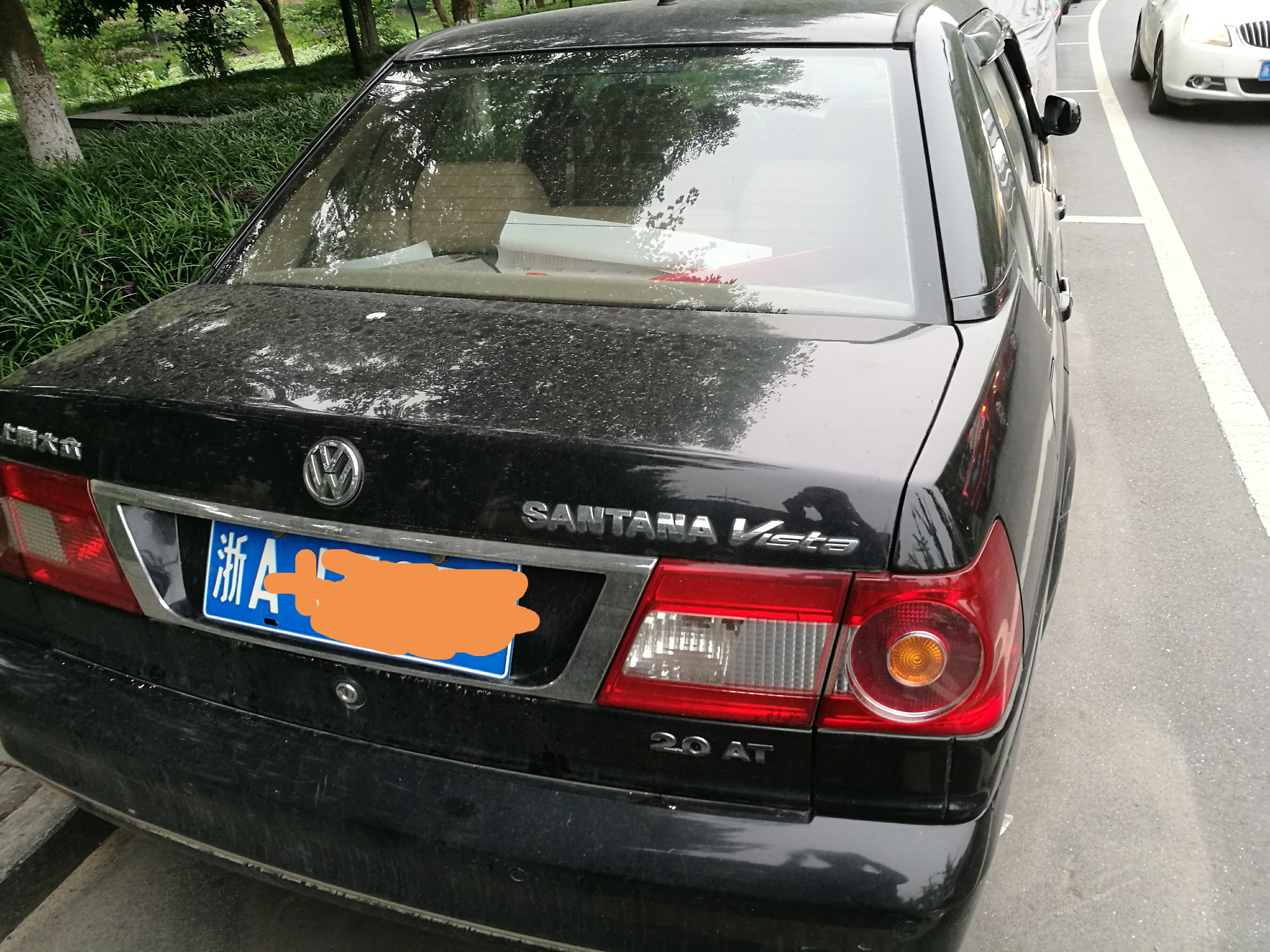 大众桑塔纳志俊2010年6月上牌,2.0at自动豪华型,10万公里