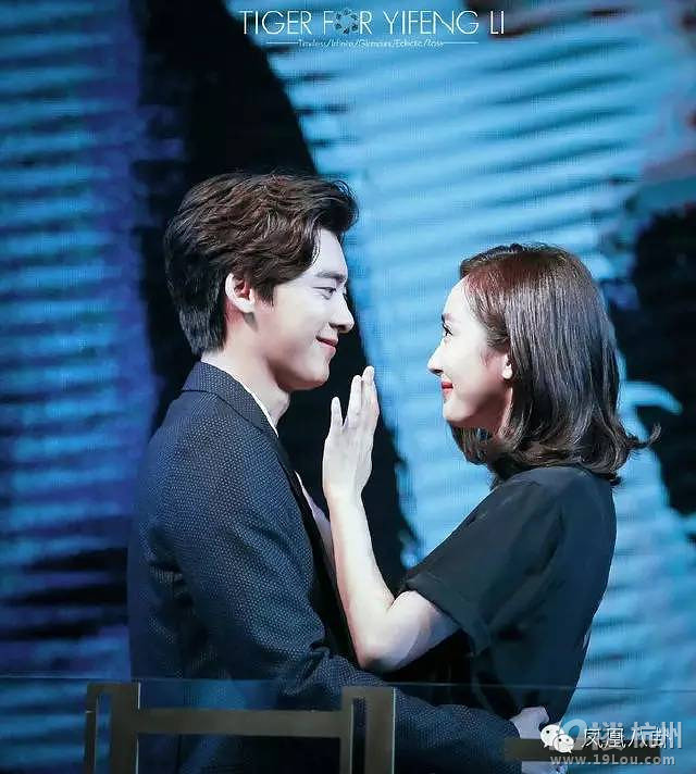 摸杨幂大腿,牵手还要亲亲!黄轩离下一个李易峰