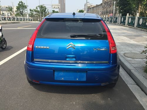 雪铁龙世嘉 蓝色