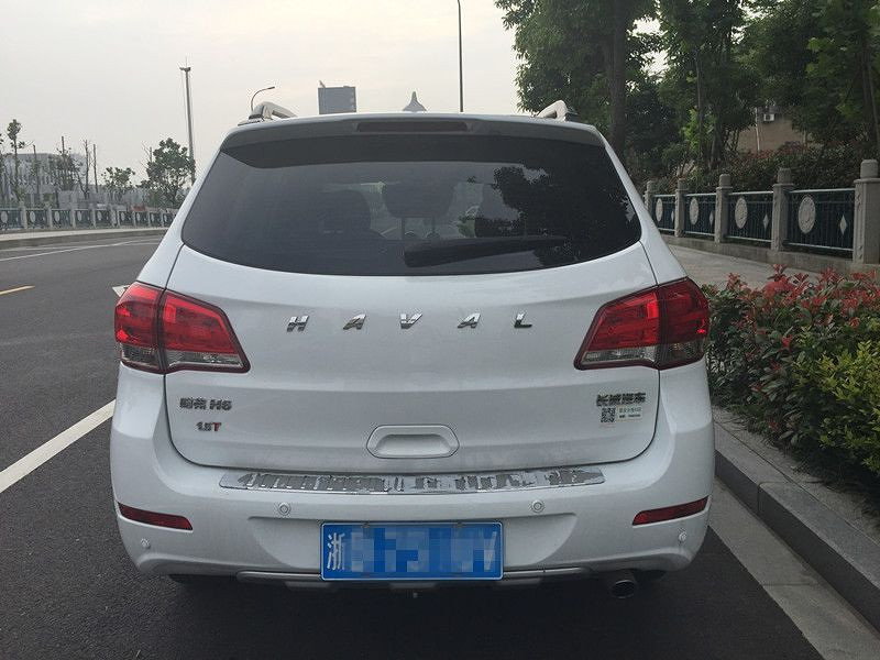 长城哈弗h61.5t天窗高配 白色车况极品,支持低价按揭