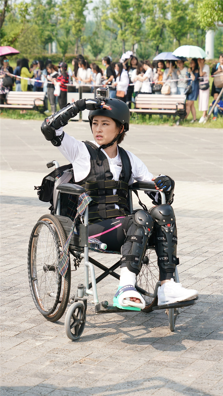 轮椅女电视剧图片