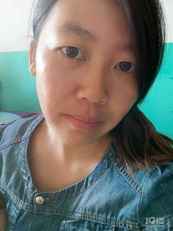 怀孕之后脸上长了好多痘痘,烦~