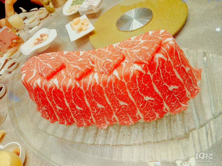 【8隊】熱浪濤濤，依舊不忘勤快的涮著火鍋！