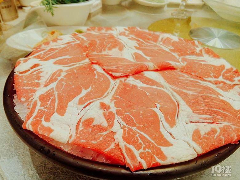 【8隊】熱浪濤濤，依舊不忘勤快的涮著火鍋！