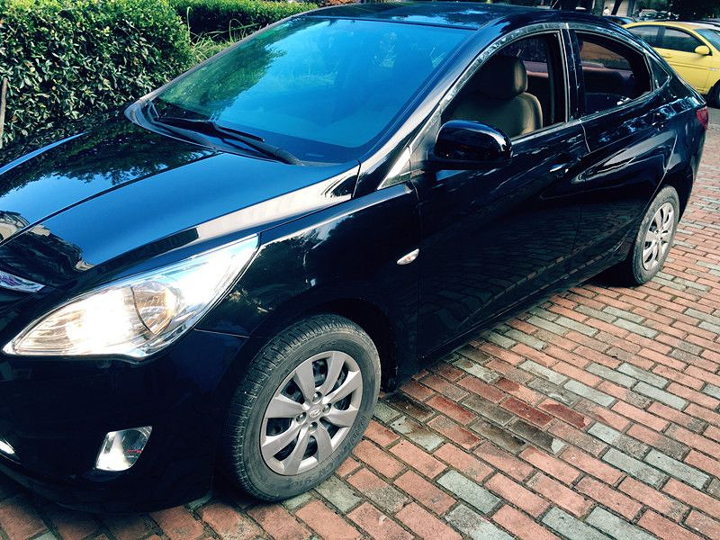 现代瑞纳黑色 车况好 黑色