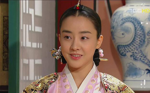 还记得《大长今》里的连生吗?双胞胎儿子都这么大了