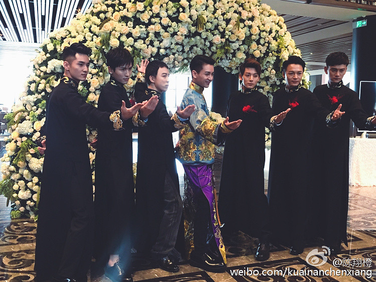 组图:陈晓陈妍希婚礼伴郎团伴娘团驾到