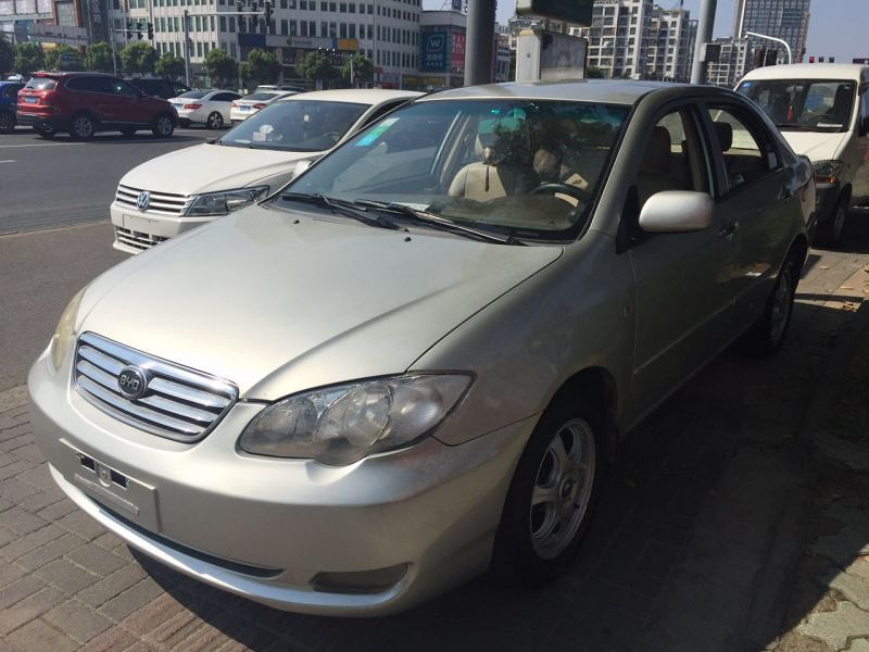 比亚迪f3 银色 个人车 喜欢别错过 支持任何检测 1w