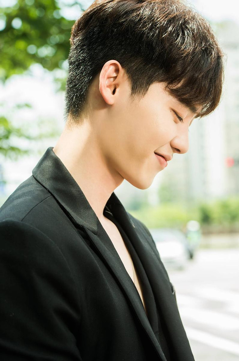 吹泡泡,比剪刀手,李钟硕逗比撒娇随意切换