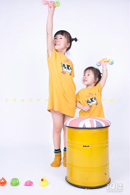 童年的陪伴就是这样,有哭有闹,但是不离不