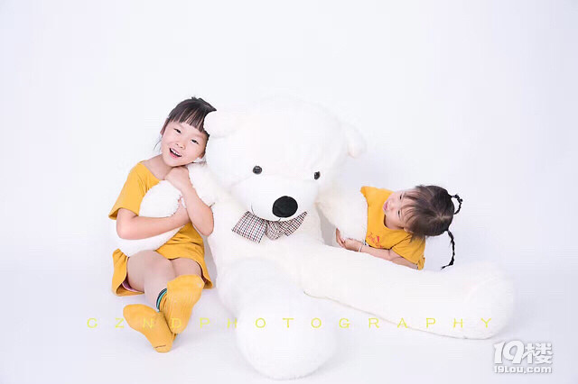 童年的陪伴就是这样,有哭有闹,但是不离不