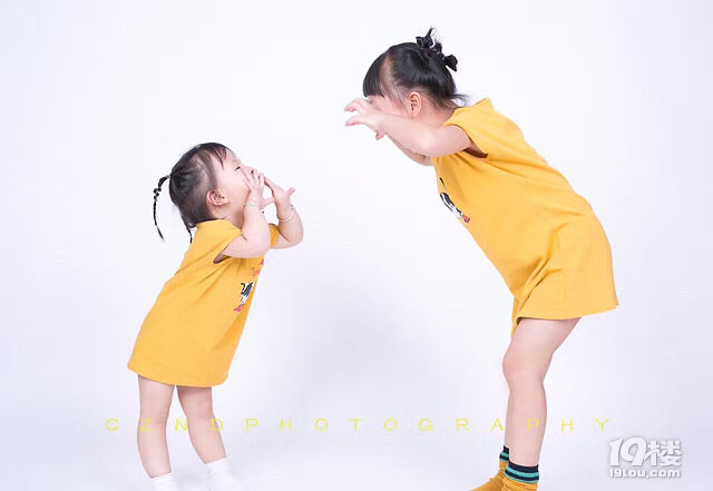 童年的陪伴就是这样,有哭有闹,但是不离不