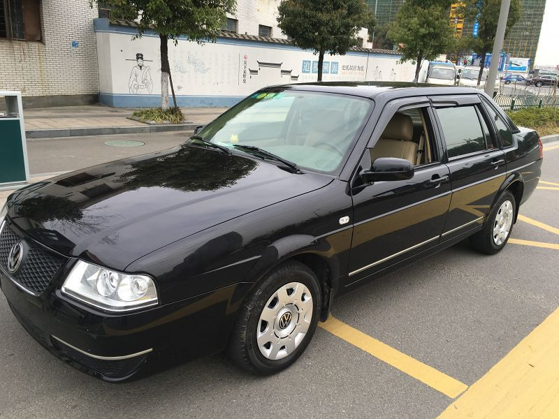 大众桑塔纳志俊 手动档4000 黑色