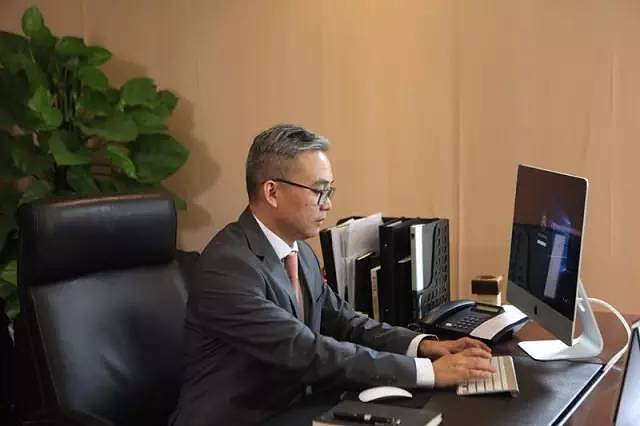 从一线员工到公司高管,他花了10年开上大奔,只因做好了这一件