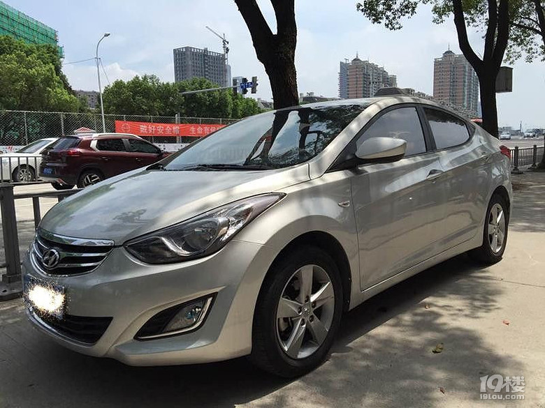 现代朗动朗动1.6白色 银白色