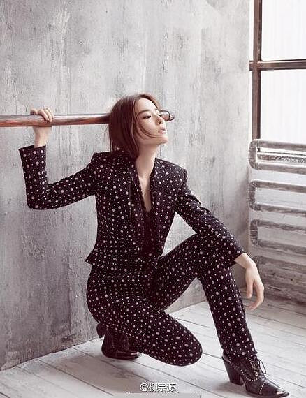 刘亦菲穿西装霸气侧漏 网友赞天仙美呆了(图)