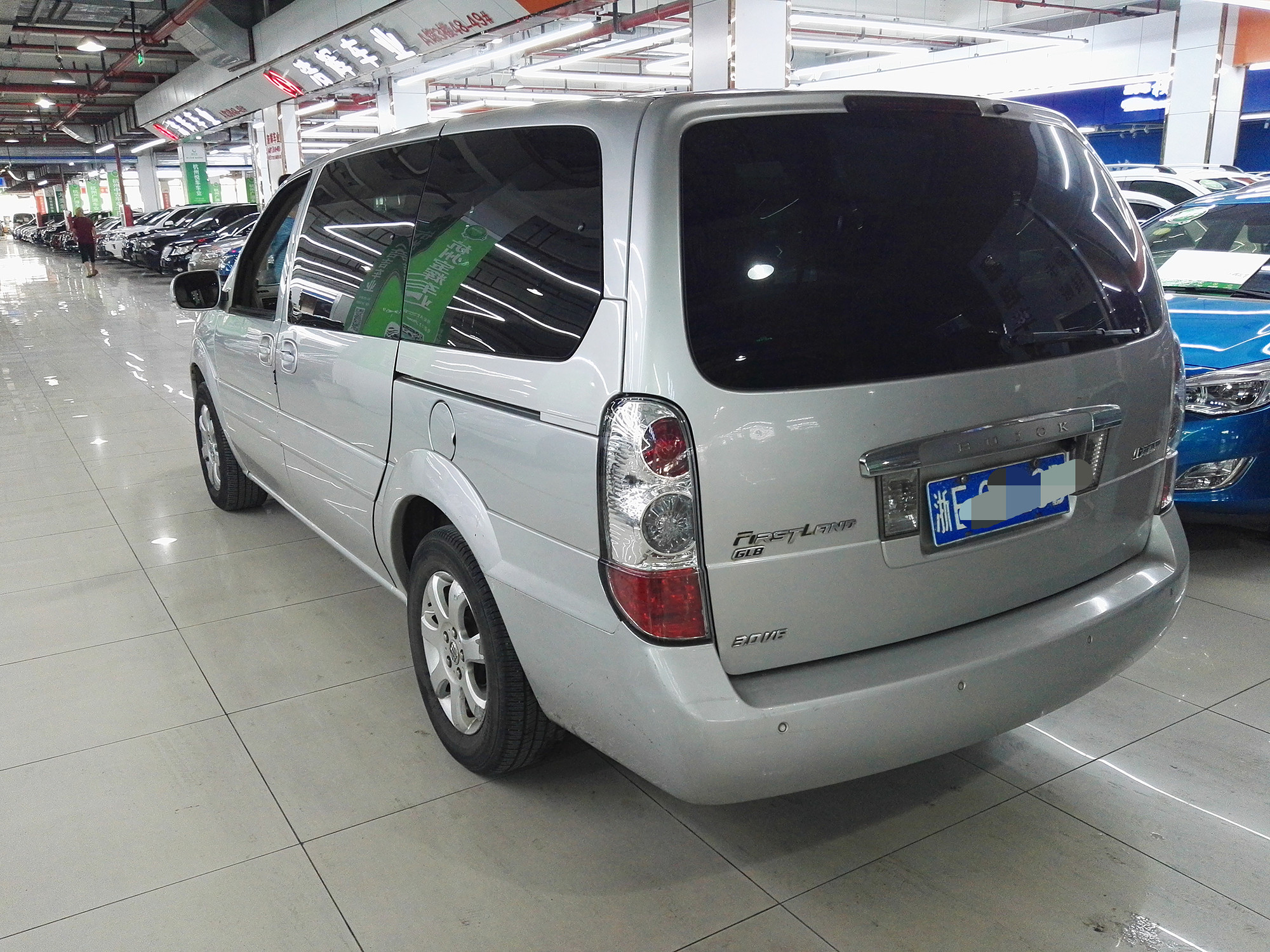 09年别克gl8 16万公里