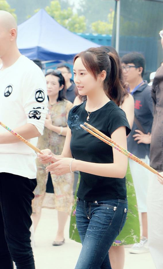 《如懿传》开机 李纯挑战腹黑演技"耍心机"