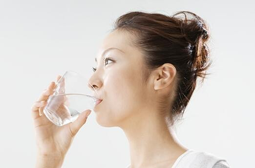 喝白开水的好处!_健康养生美文录__杭州19楼