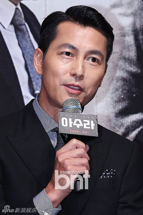 组图:《阿修罗》发布会 郑雨盛率众多型男亮相