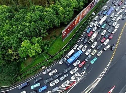 明天錯峰限行嗎?市區no景區yes!返程車輛請儘量繞行避堵