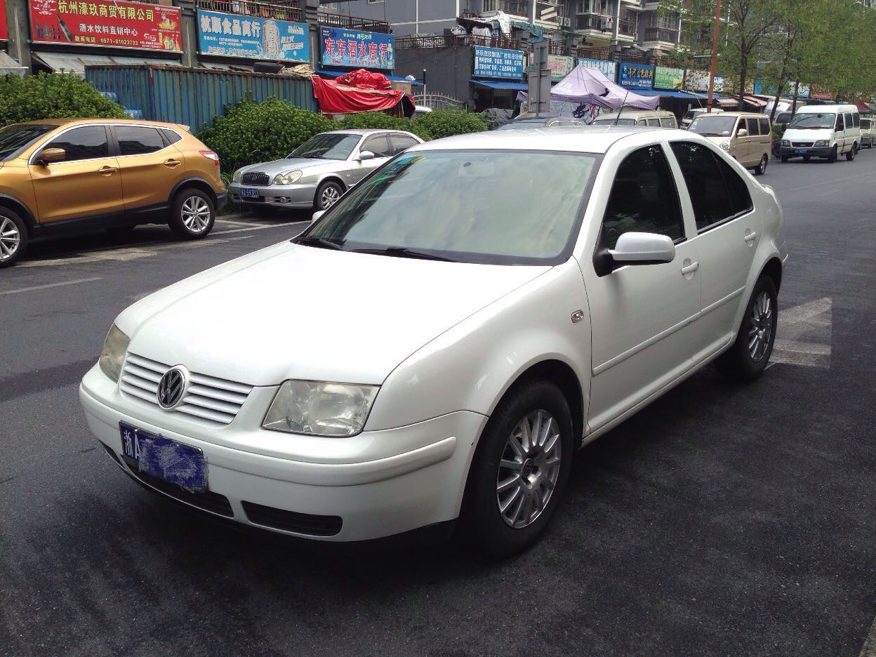 大众宝来,06年3月上牌,1.8手动档,10.7万公里,车子保养仔细