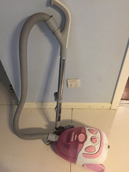低价转让三洋吸尘器