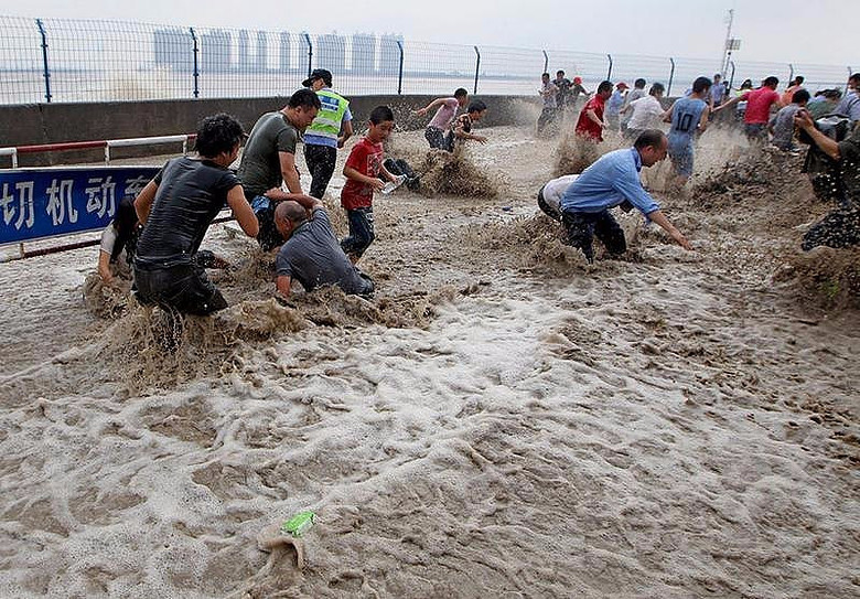 动图过把瘾!八月十八遇台风,潮成啥样?今天凌