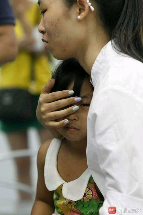 深圳6岁女童被黑衣男抱走两天后找到2016/0