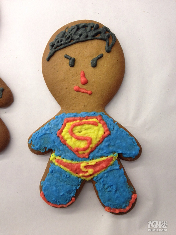 去年圣诞做的姜饼超人和蜘蛛侠,留个纪念