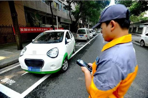 周四起,武汉路边停车试行收费!11月1日正式收