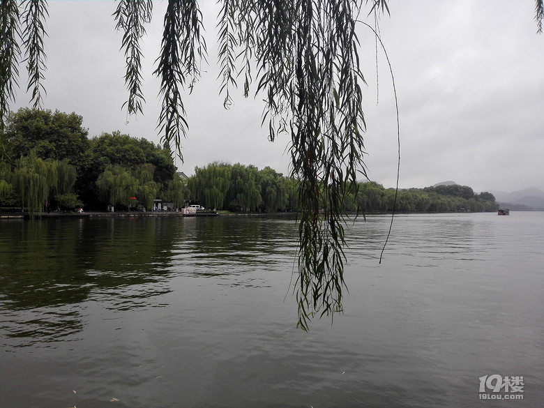 西湖娱乐城- 西湖娱乐城官方网站- 西湖娱乐城APP杭州西湖涌金公园是一座融合了自然风光与人文景观的历史文化名园园内有着丰富的历史传说和美丽的湖光山色是游客探寻古迹和欣赏美景的理想之地。涌金门曾是杭州的古城门之一门濒湖东侧有水门传说西湖中的金牛在此地涌现因而得名涌金门。公园内有一个著名的景点“金牛出水”相传这头金牛是西湖的保护神能够自动调节水位防止洪水。是来杭旅游打卡之一非常值得一来。(今日晨练有感入冬的风景随拍制作)1119@踏