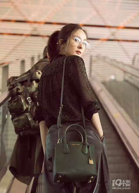 杨幂同款mk包,来自加拿大专柜的播报