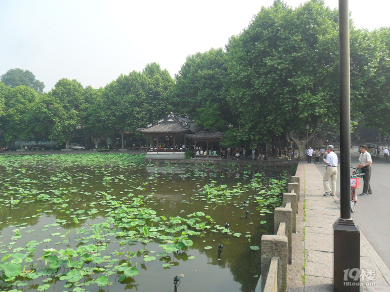 云水光中亭旅游攻略——西湖边的文娱地